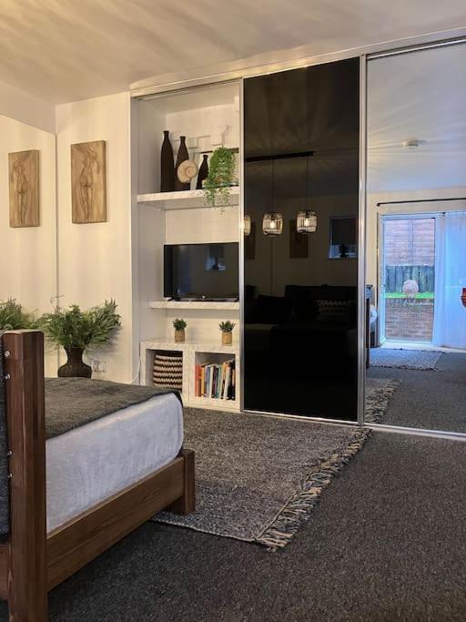 The Studio In The Annex Apartment Potters Bar Exterior photo